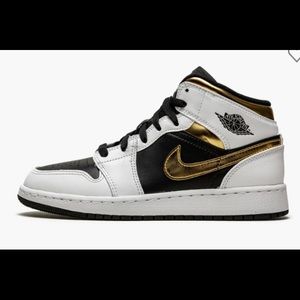 Air Jordan 1 Mid GS 'White Gold'